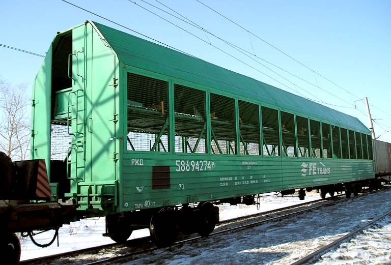 Отправить железнодорожным транспортом машину  из Урюпинска в Череповец